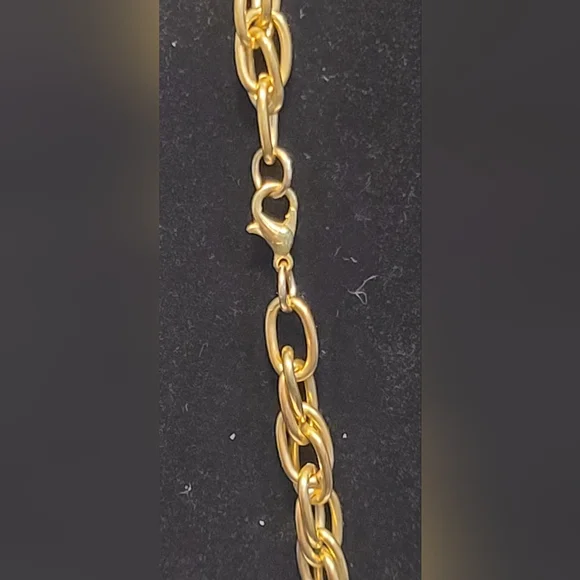 Heavy Gold tone 18" necklace - Picture 2 of 2
